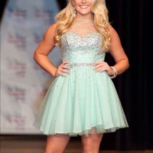 Tony Bowls Cocktail Dress! Size 4 🌟